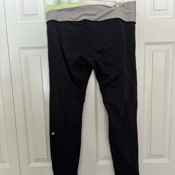 Set of three Lululemon leggings - Picture 4 of 9